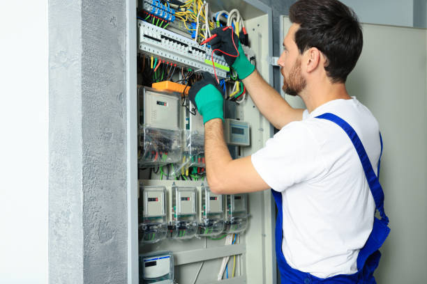 Best Affordable Emergency Electrician  in Baxter Estates, NY